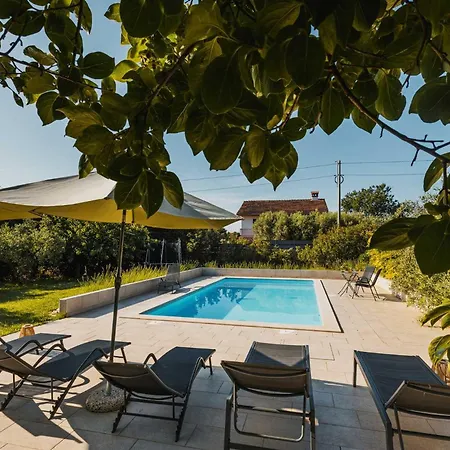 Castelo By Awaytocroatia